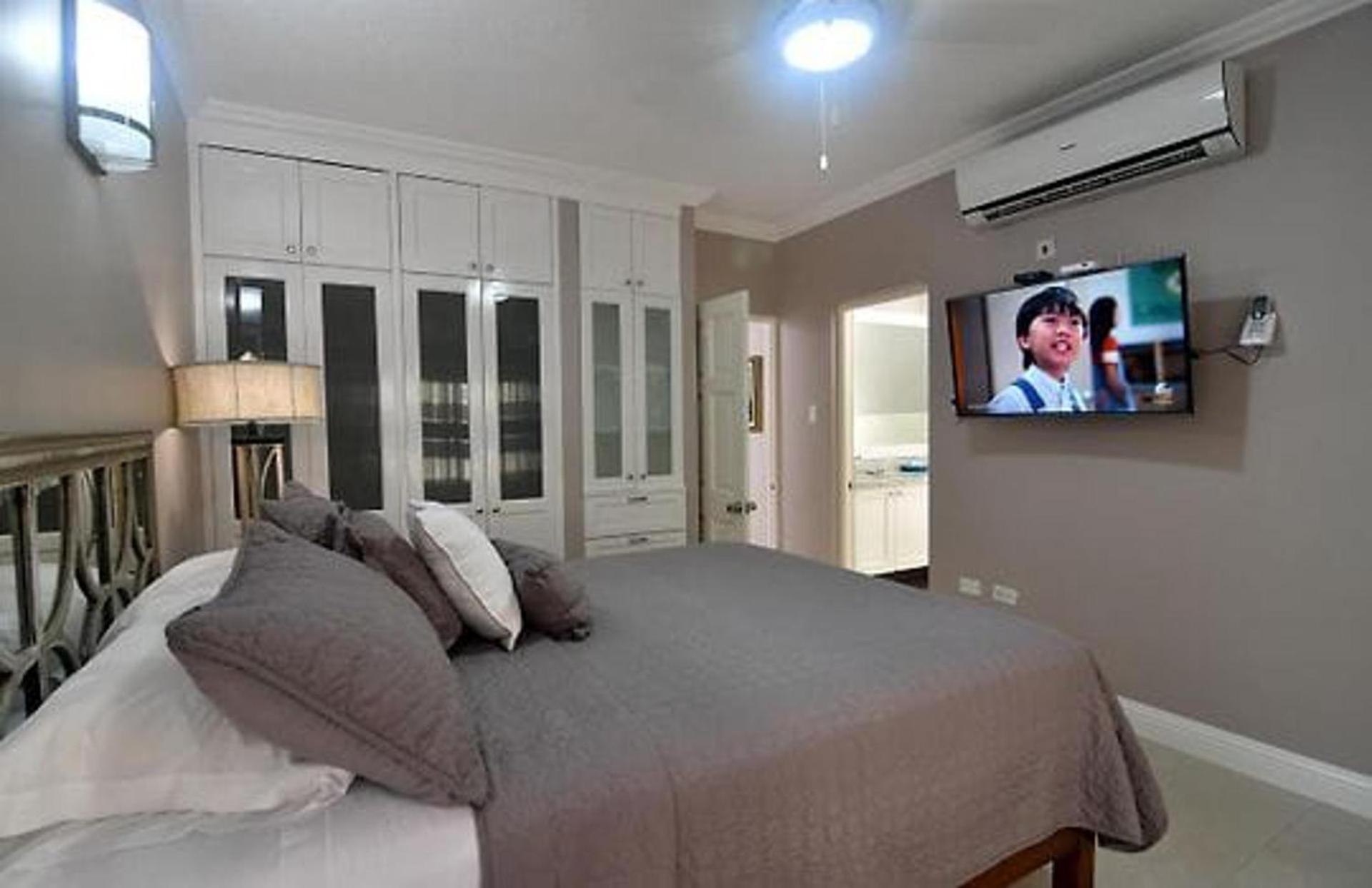 Captivating 1-Bed Ravinia Apartment In Кингстон Экстерьер фото