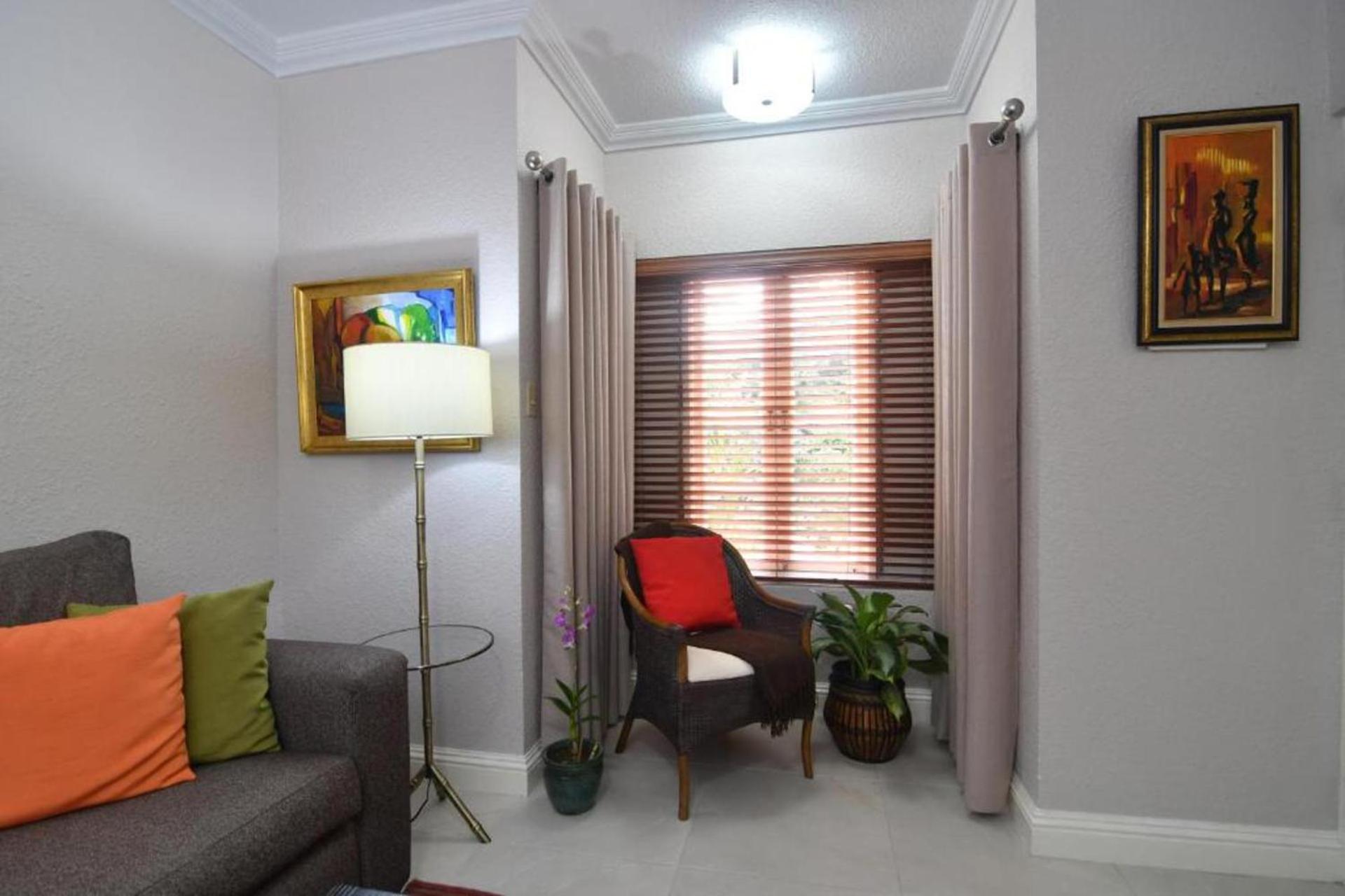 Captivating 1-Bed Ravinia Apartment In Кингстон Экстерьер фото